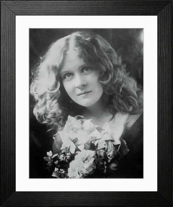 Framed Print : Florence MacBeth, 1913. Creator: Bain News Service Framed Print : Florence MacBeth, 1913. Creator: Bain News Service