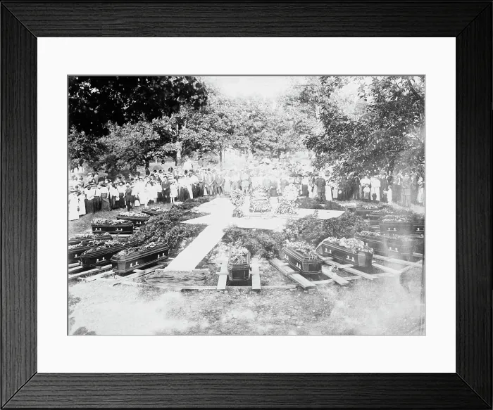 Framed Print : Burying Binghamton dead, 1913. Creator: Bain News Service Framed Print : Burying Binghamton dead, 1913. Creator: Bain News Service