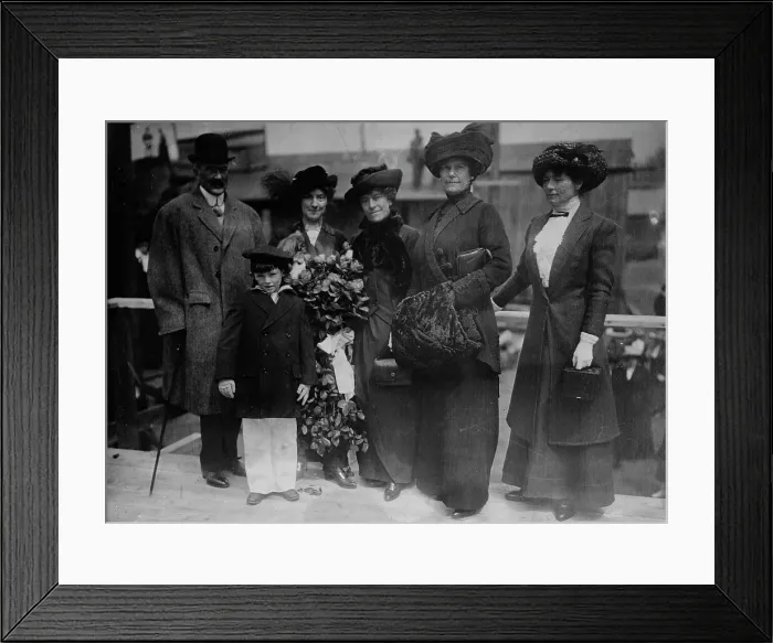 Framed Print : M.M. Van Buren & Archbold Van Buren, Mrs. Van Buren, Mrs. C.J. Post, Mrs. J.H. Flagg, 1913. Creator: Bain News Service Framed Print : M.M. Van Buren & Archbold Van Buren, Mrs. Van Buren, Mrs. C.J. Post, Mrs. J.H. Flagg, 1913. Creator: Bain News Service