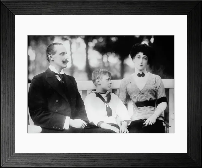 Framed Print : King Haakon, Queen Maud of Norway and Crown Prince Olaf, 1913. Creator: Bain News Service Framed Print : King Haakon, Queen Maud of Norway and Crown Prince Olaf, 1913. Creator: Bain News Service