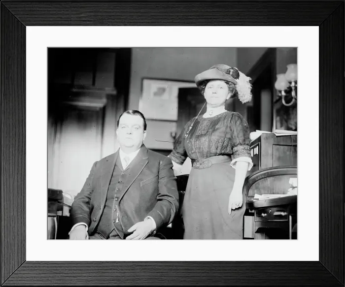 Framed Print : Sen. Perky & wife, 1913. Creator: Bain News Service Framed Print : Sen. Perky & wife, 1913. Creator: Bain News Service