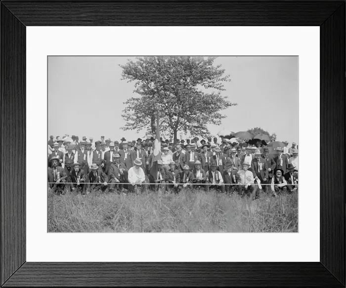 Framed Print : Union Volunteers [i.e. 72nd Pennsylvania Infantry] at Bloody Angle, 1913. Creator: Bain News Service