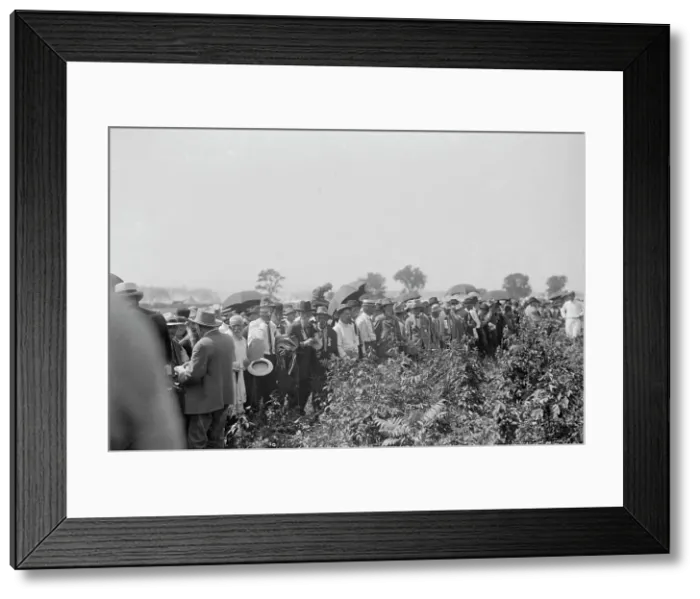 Framed Print : Pickett's men at Bloody Angle, 1913. Creator: Bain News Service Framed Print : Pickett's men at Bloody Angle, 1913. Creator: Bain News Service