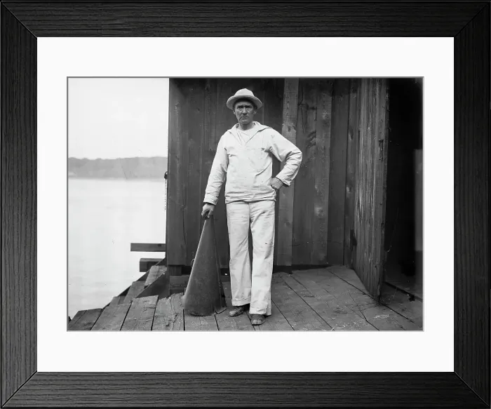 Framed Print : Coach Vail (Wisc) [i.e. Wisconsin], 1913. Creator: Bain News Service