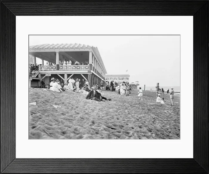 Framed Print : Asbury Park, between c1910 and c1915. Creator: Bain News Service Framed Print : Asbury Park, between c1910 and c1915. Creator: Bain News Service