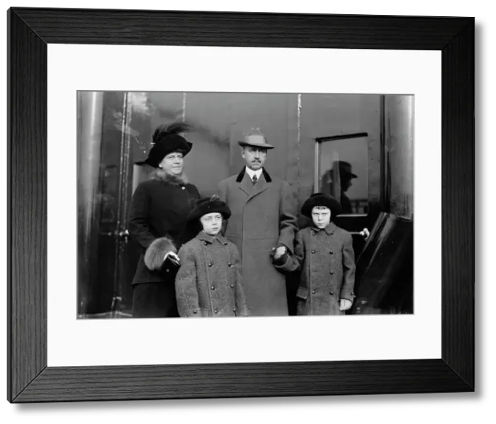 Framed Print : J.H. Ladew and family, between c1910 and c1915. Creator: Bain News Service Framed Print : J.H. Ladew and family, between c1910 and c1915. Creator: Bain News Service