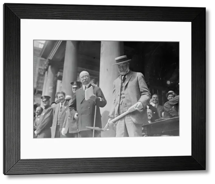 Framed Print : Ross Appleton notifies Gaynor, 1913. Creator: Bain News Service Framed Print : Ross Appleton notifies Gaynor, 1913. Creator: Bain News Service