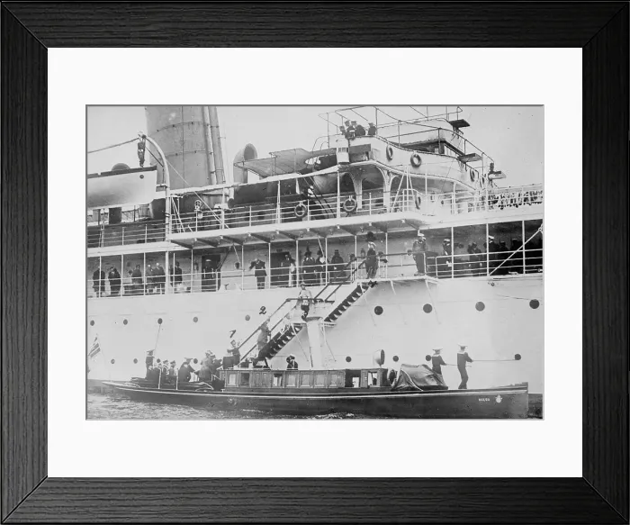 Framed Print : Meeting of Kaiser and King of Italy, 1913. Creator: Bain News Service Framed Print : Meeting of Kaiser and King of Italy, 1913. Creator: Bain News Service