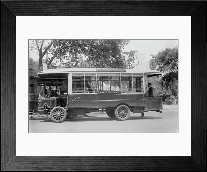 Framed Print : 5th Ave. bus, between c1910 and c1915. Creator: Bain News Service Framed Print : 5th Ave. bus, between c1910 and c1915. Creator: Bain News Service