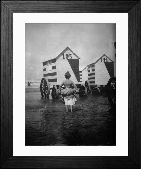 Framed Print : Bathing machines, Ostend, between c1910 and c1915. Creator: Bain News Service Framed Print : Bathing machines, Ostend, between c1910 and c1915. Creator: Bain News Service