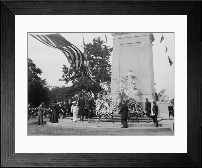 Framed Print : Maine Monument unveiled, 1913. Creator: Bain News Service Framed Print : Maine Monument unveiled, 1913. Creator: Bain News Service