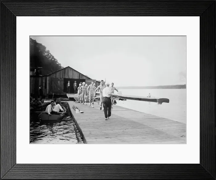 Framed Print : Washington Varsity 8 (1913), 1913. Creator: Bain News Service Framed Print : Washington Varsity 8 (1913), 1913. Creator: Bain News Service