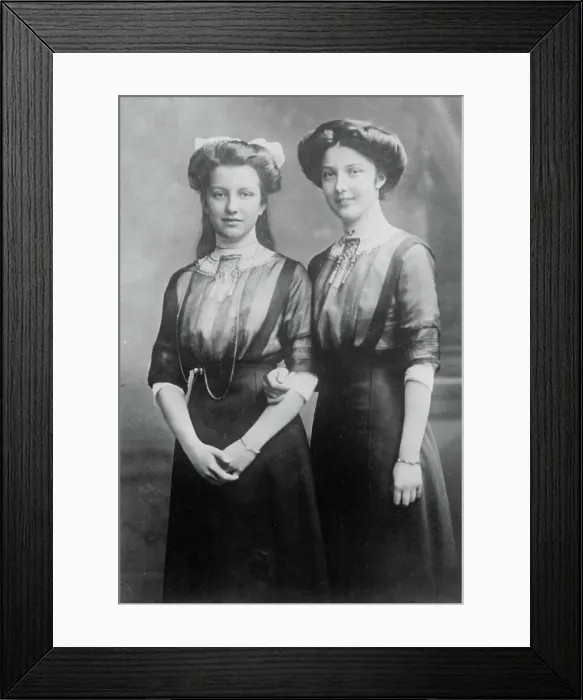Framed Print : Duchesses Elizabeth Frances and Hedwig, between c1910 and c1915. Creator: Bain News Service Framed Print : Duchesses Elizabeth Frances and Hedwig, between c1910 and c1915. Creator: Bain News Service