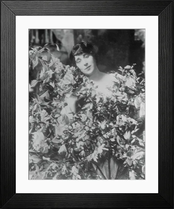 Framed Print : Bori in L'Amore Medico, between c1910 and c1915. Creator: Bain News Service Framed Print : Bori in L'Amore Medico, between c1910 and c1915. Creator: Bain News Service