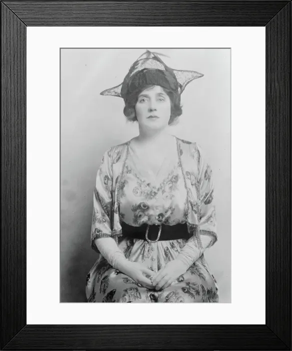 Framed Print : Mrs. Pat Campbell in Pygmallion, between c1910 and c1915. Creator: Bain News Service Framed Print : Mrs. Pat Campbell in Pygmallion, between c1910 and c1915. Creator: Bain News Service