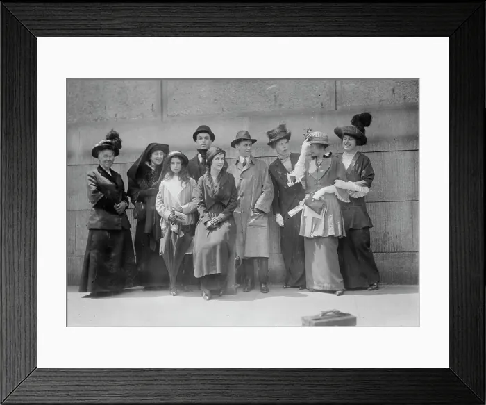 Framed Print : Mrs. W.J. Gaynor, Ruth [Gaynor], Rufus [Gaynor], Helen [Gaynor], Cary Waldroth, Mrs. E. May... 1914 Creator: Bain News Service