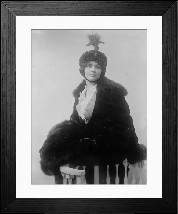 Framed Print : Juanita Prewett, between c1910 and c1915. Creator: Bain News Service Framed Print : Juanita Prewett, between c1910 and c1915. Creator: Bain News Service