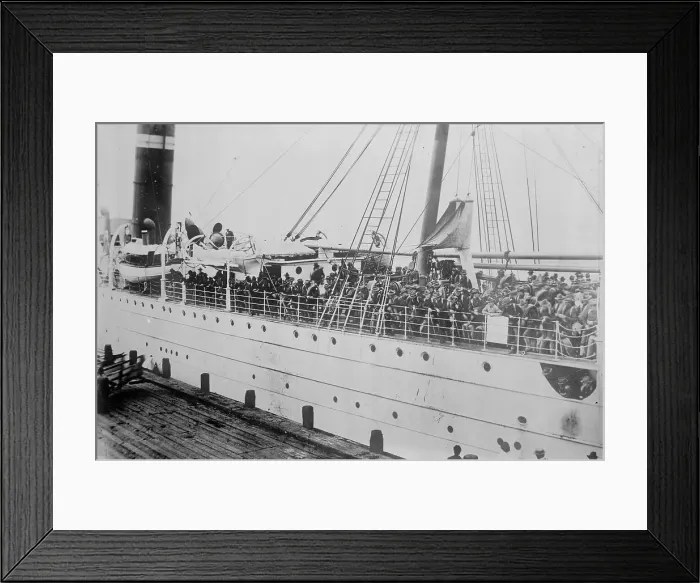 Framed Print : Troops on transport, Galveston, between c1910 and c1915. Creator: Bain News Service Framed Print : Troops on transport, Galveston, between c1910 and c1915. Creator: Bain News Service
