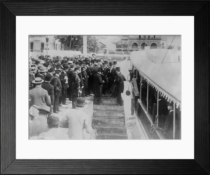 Framed Print : Roosevelt debarking, Rio Janeiro, 1913. Creator: Bain News Service Framed Print : Roosevelt debarking, Rio Janeiro, 1913. Creator: Bain News Service