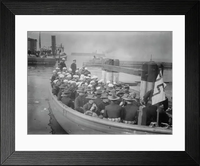Framed Print : Sailors & Marines from MONTANA at Battery, 1914. Creator: Bain News Service Framed Print : Sailors & Marines from MONTANA at Battery, 1914. Creator: Bain News Service