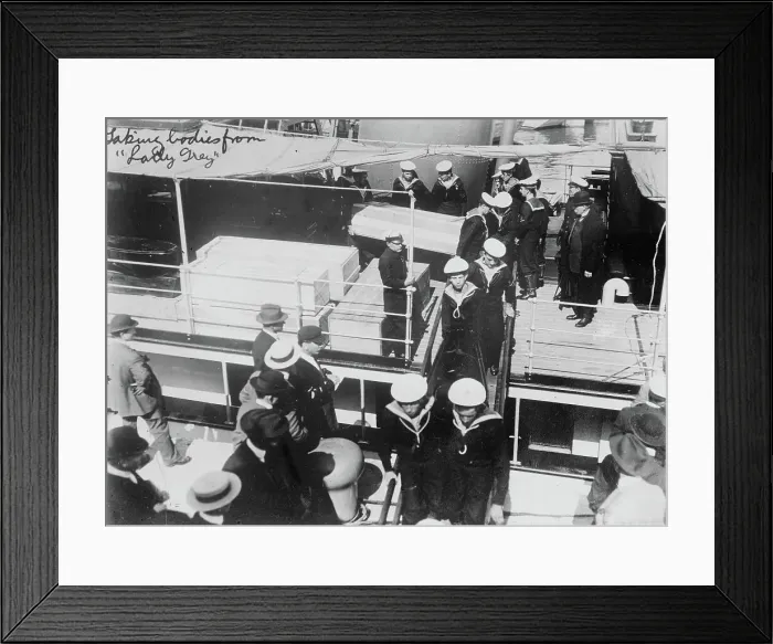 Framed Print : Taking bodies from LADY GREY, 1914. Creator: Bain News Service Framed Print : Taking bodies from LADY GREY, 1914. Creator: Bain News Service