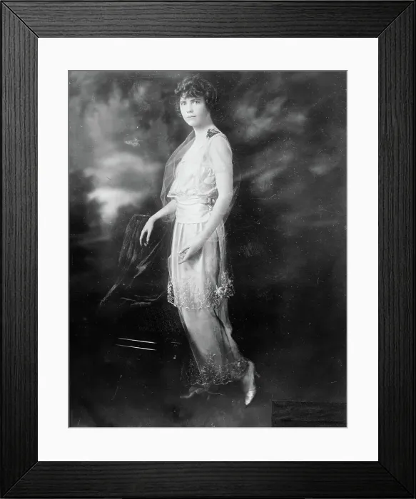 Framed Print : (Miss Frances Peck) Mrs. Vivian Egleston, 1912. Creator: Bain News Service Framed Print : (Miss Frances Peck) Mrs. Vivian Egleston, 1912. Creator: Bain News Service