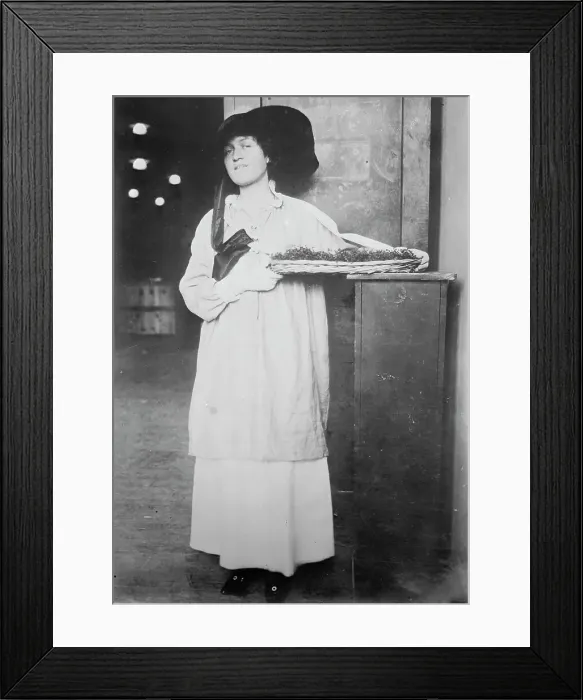 Framed Print : Irene Gibson, between c1910 and c1915. Creator: Bain News Service Framed Print : Irene Gibson, between c1910 and c1915. Creator: Bain News Service