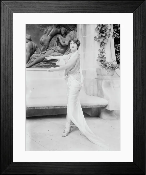 Framed Print : Baroness de Guestre, 1913. Creator: Bain News Service Framed Print : Baroness de Guestre, 1913. Creator: Bain News Service