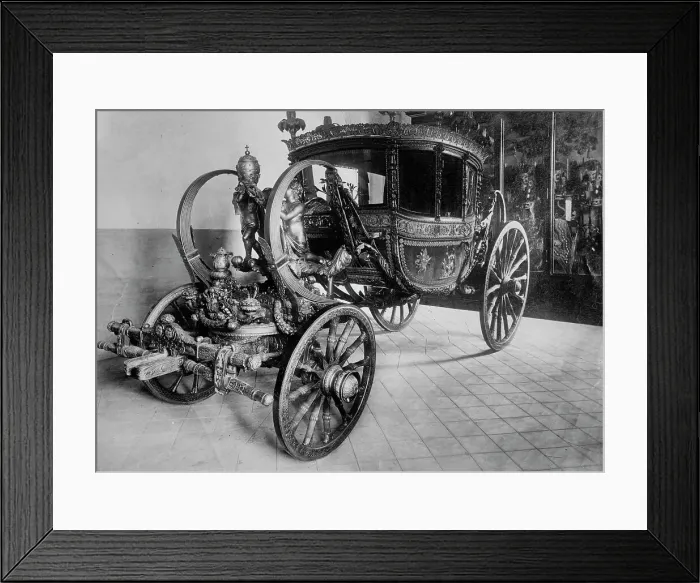 Framed Print : Pope's carriage, between c1910 and c1915. Creator: Bain News Service Framed Print : Pope's carriage, between c1910 and c1915. Creator: Bain News Service