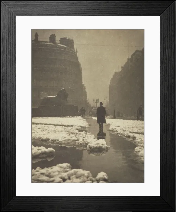 Framed Print : The day breaks cold, Trafalgar Square. From the album: Photograph album - London, 1920s. Creator: Harry Moult Framed Print : The day breaks cold, Trafalgar Square. From the album: Photograph album - London, 1920s. Creator: Harry Moult