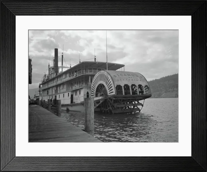 Framed Print : Paddle steamer, September 1921. Creator: Unknown Framed Print : Paddle steamer, September 1921. Creator: Unknown