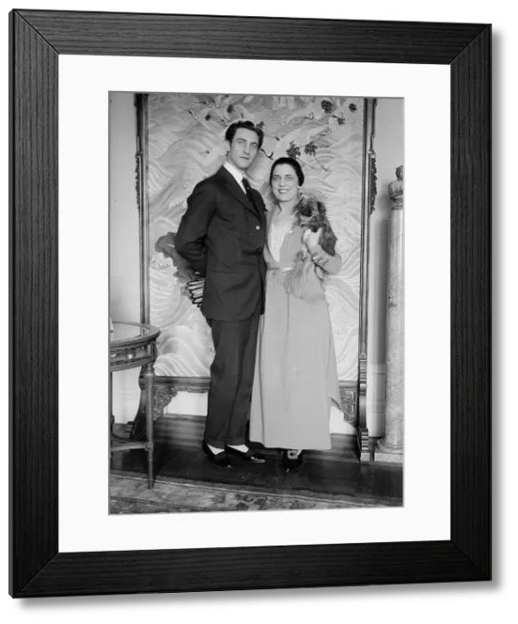 Framed Print : Farrar & Lou Tellegen, between c1915 and c1920. Creator: Bain News Service Framed Print : Farrar & Lou Tellegen, between c1915 and c1920. Creator: Bain News Service