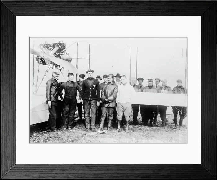 Framed Print : Glenn Curtiss; Lieuts; Park; Goodier; McLeary; Brereton, 1912. Creator: Bain News Service Framed Print : Glenn Curtiss; Lieuts; Park; Goodier; McLeary; Brereton, 1912. Creator: Bain News Service