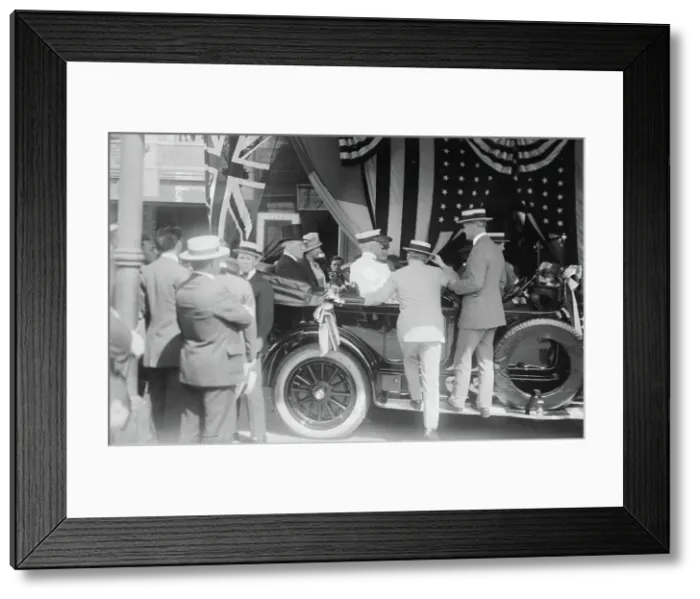 Framed Print : Woodrow Wilson & wife [New York], between c1915 and c1920. Creator: Bain News Service
