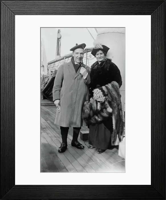 Framed Print : Harry Lauder and wife, 1914. Creator: Bain News Service Framed Print : Harry Lauder and wife, 1914. Creator: Bain News Service