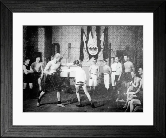Framed Print : Boxing class in Joe Edward's School, Berlin, between c1910 and c1915. Creator: Bain News Service Framed Print : Boxing class in Joe Edward's School, Berlin, between c1910 and c1915. Creator: Bain News Service