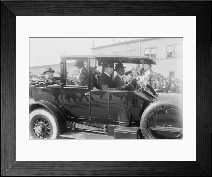 Framed Print : Viviani arrives, between c1915 and c1920. Creator: Bain News Service Framed Print : Viviani arrives, between c1915 and c1920. Creator: Bain News Service