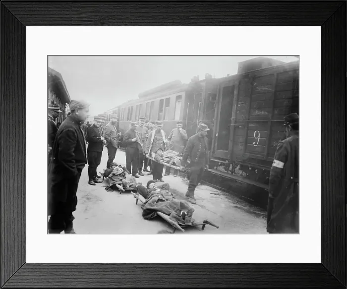 Framed Print : Wounded arrive at Chalons sur Marne, 1914. Creator: Bain News Service Framed Print : Wounded arrive at Chalons sur Marne, 1914. Creator: Bain News Service