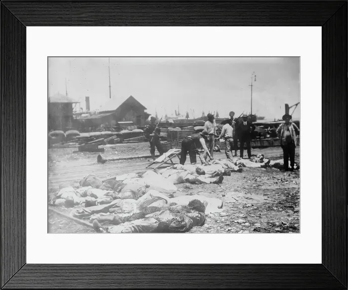 Framed Print : Gathering dead, Vera Cruz, 1914. Creator: Bain News Service Framed Print : Gathering dead, Vera Cruz, 1914. Creator: Bain News Service