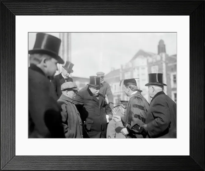 Framed Print : Taft and Dr. Finley, 1912. Creator: Bain News Service Framed Print : Taft and Dr. Finley, 1912. Creator: Bain News Service
