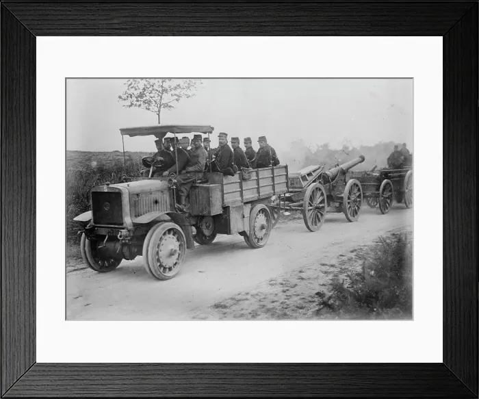 Framed Print : French Siege gun & motor tractor, between c1914 and c1915. Creator: Bain News Service Framed Print : French Siege gun & motor tractor, between c1914 and c1915. Creator: Bain News Service