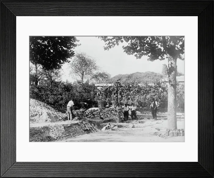 Framed Print : Digging trench at Porte Maillot, Paris, 1914. Creator: Bain News Service Framed Print : Digging trench at Porte Maillot, Paris, 1914. Creator: Bain News Service