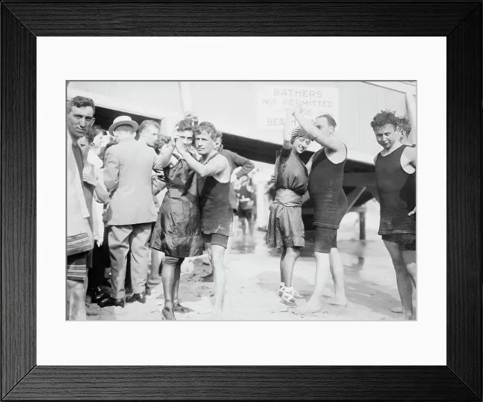 Framed Print : Beach Tango, Brighton, between c1910 and c1915. Creator: Bain News Service Framed Print : Beach Tango, Brighton, between c1910 and c1915. Creator: Bain News Service