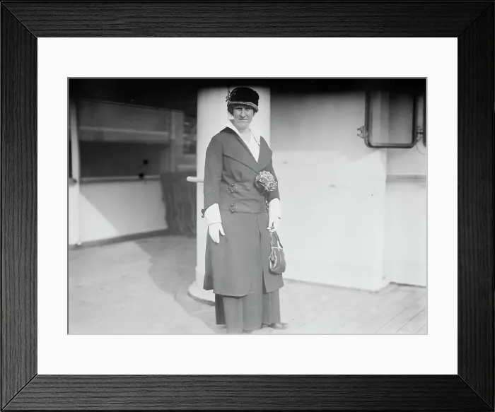 Framed Print : Dr. Mary Crawford, 1914. Creator: Bain News Service Framed Print : Dr. Mary Crawford, 1914. Creator: Bain News Service