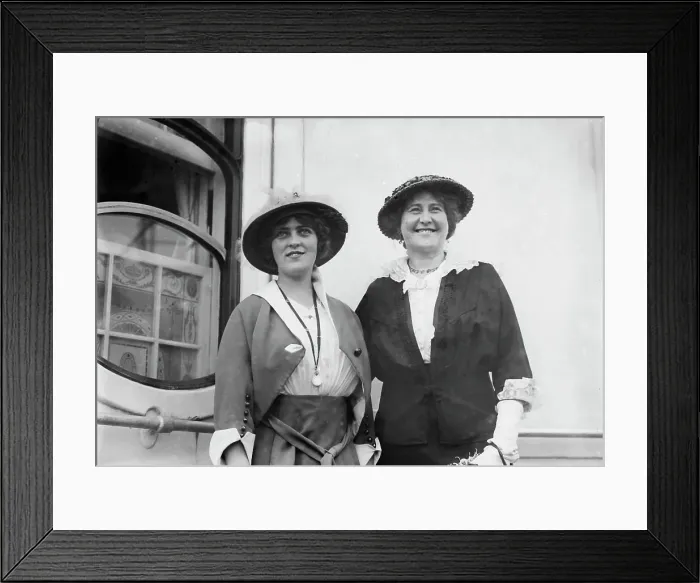 Framed Print : Violet Heming & Mabel Norton, between c1910 and c1915. Creator: Bain News Service Framed Print : Violet Heming & Mabel Norton, between c1910 and c1915. Creator: Bain News Service