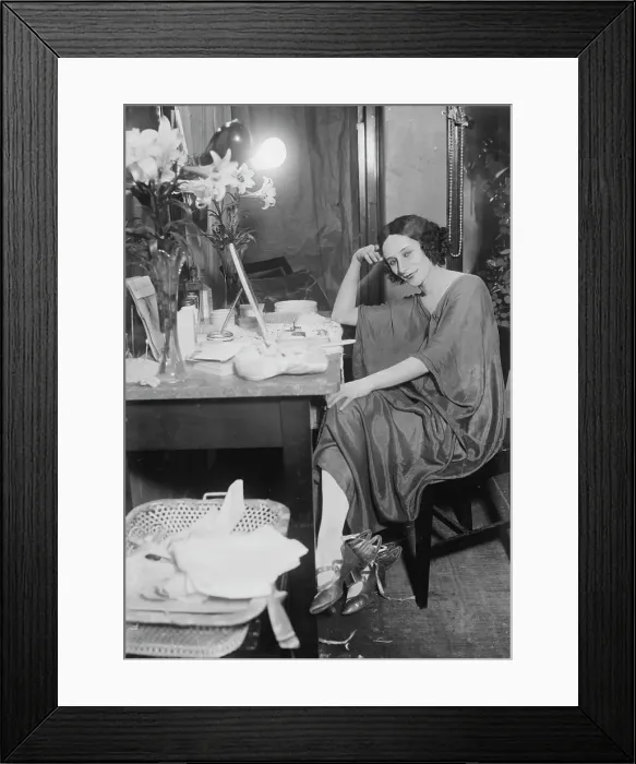 Framed Print : Anna Pavlowa, between c1910 and c1915. Creator: Bain News Service Framed Print : Anna Pavlowa, between c1910 and c1915. Creator: Bain News Service