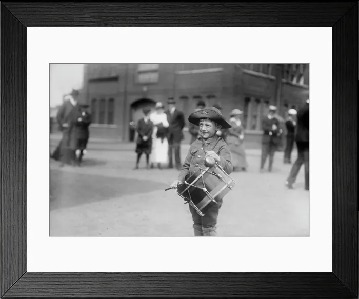 Framed Print : Walter Gunther, Co. G. 12th N.G. N.Y. between c1910 and c1915. Creator: Bain News Service Framed Print : Walter Gunther, Co. G. 12th N.G. N.Y. between c1910 and c1915. Creator: Bain News Service