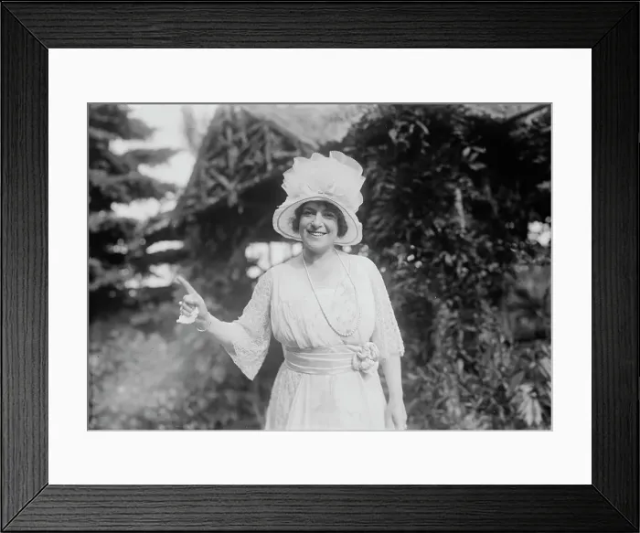 Framed Print : Frances Alda, 1918. Creator: Bain News Service Framed Print : Frances Alda, 1918. Creator: Bain News Service