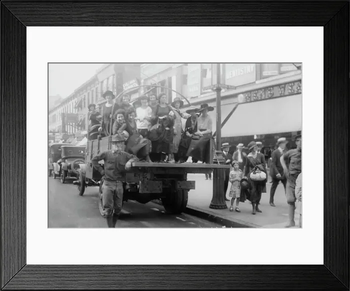 Framed Print : Brooklyn rapid transit, between c1915 and c1920. Creator: Bain News Service Framed Print : Brooklyn rapid transit, between c1915 and c1920. Creator: Bain News Service