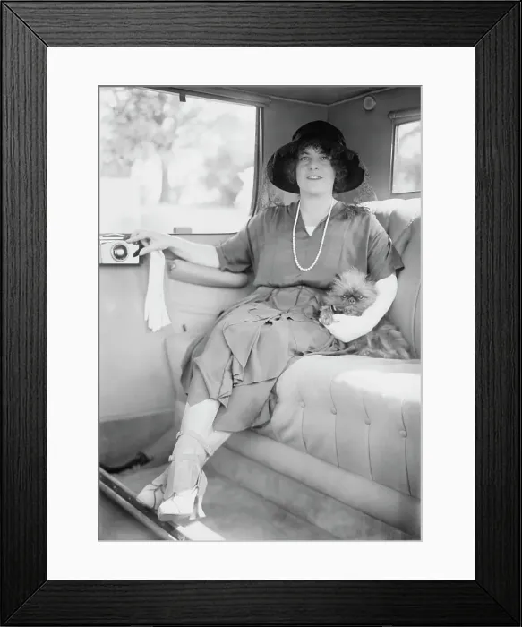 Framed Print : Frances Alda, between c1915 and c1920. Creator: Bain News Service Framed Print : Frances Alda, between c1915 and c1920. Creator: Bain News Service